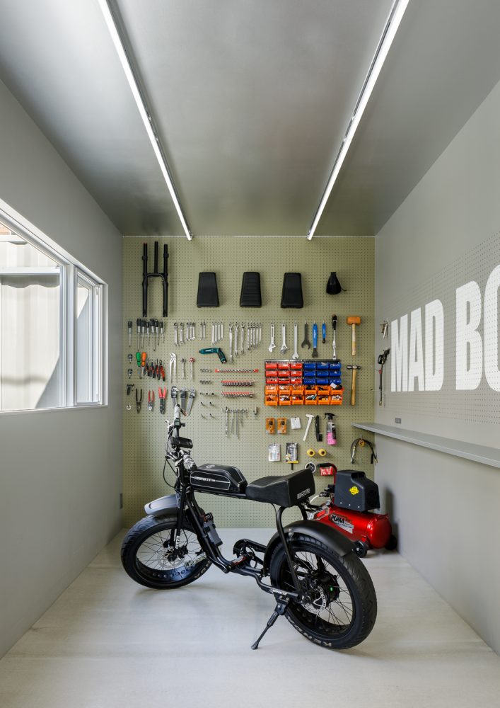 MAD BOLT GARAGE